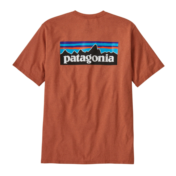 Patagonia M\'s P-6 Logo Responsibili-Tee Redtail Rust in der Gruppe Kleidung & Schuhe / Kleidung / T-shirts bei Sportfiskeprylar.se (38504-RTLR-Sr)