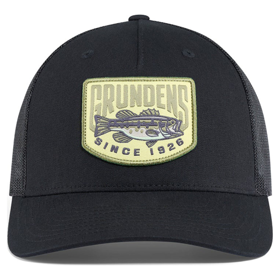 Grundéns Bass Patch Trucker Black in der Gruppe Kleidung & Schuhe / Kappen & Kopfbedeckungen / Caps / Trucker-Kappen bei Sportfiskeprylar.se (50397-001-0001)