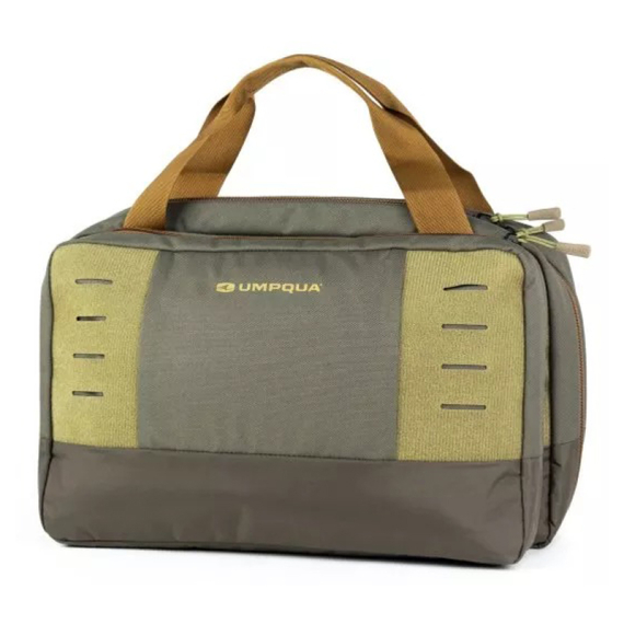 Umpqua ZS2 Traveler Fly Tying Kit Bag - Olive in der Gruppe Verwahrung / Angeltaschen / Zubehörtaschen bei Sportfiskeprylar.se (NFD9366-Bag)