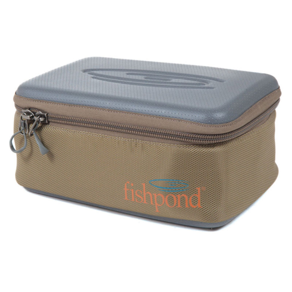 Fishpond Ripple Reel Case Large - Sand/Saddle Brown in der Gruppe Verwahrung / Rollenschutz & Rollentaschen / Rollentaschen bei Sportfiskeprylar.se (RRC-L-SA-SAB)